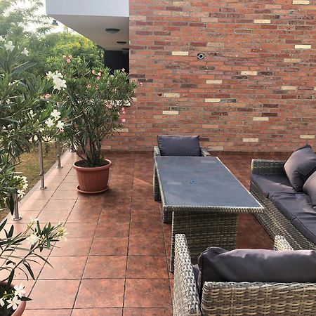 Castellum Apartmanhaz Gyula Exteriör bild
