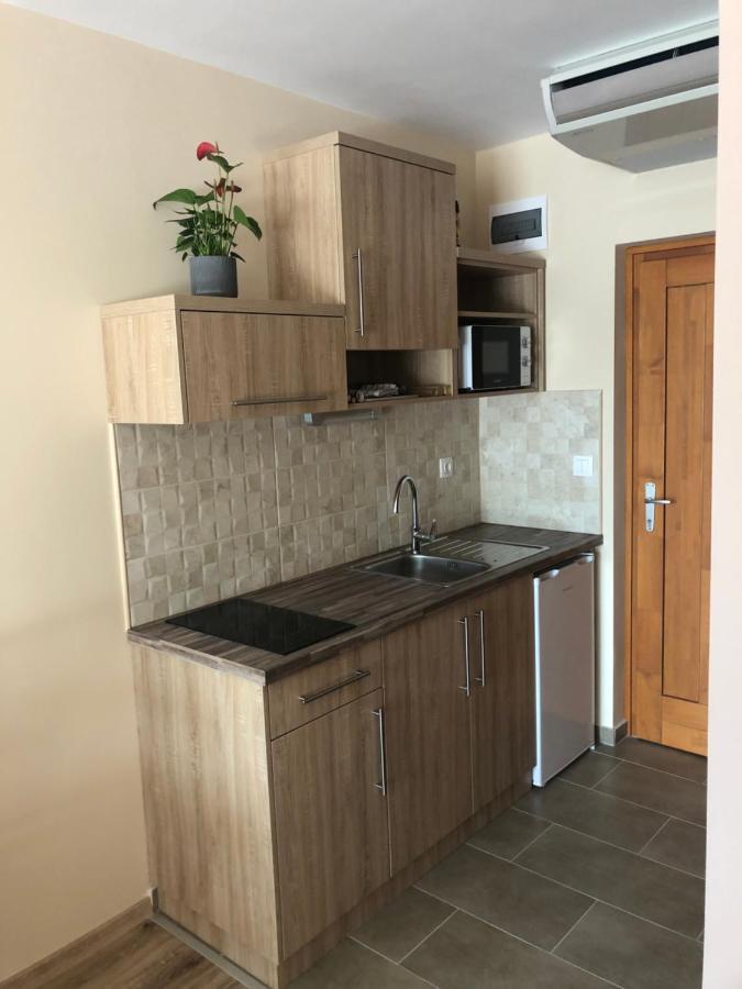 Castellum Apartmanhaz Gyula Exteriör bild