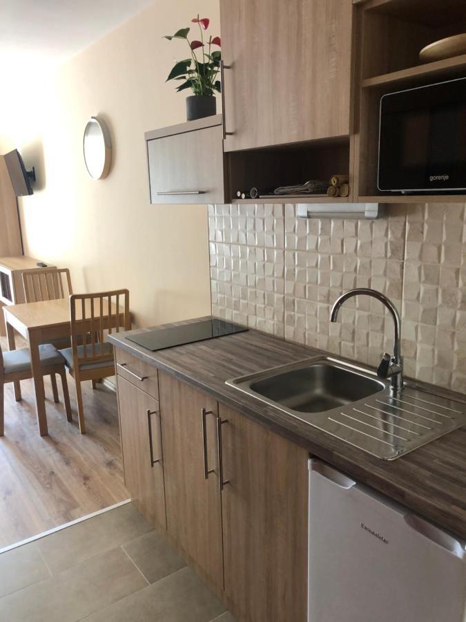 Castellum Apartmanhaz Gyula Exteriör bild