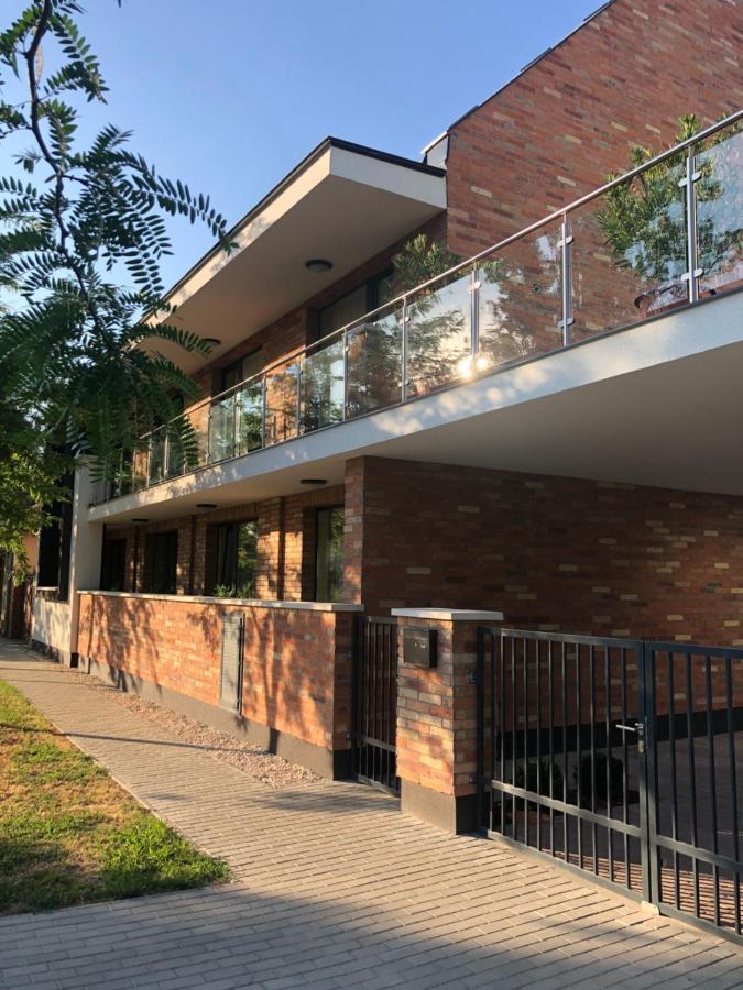 Castellum Apartmanhaz Gyula Exteriör bild