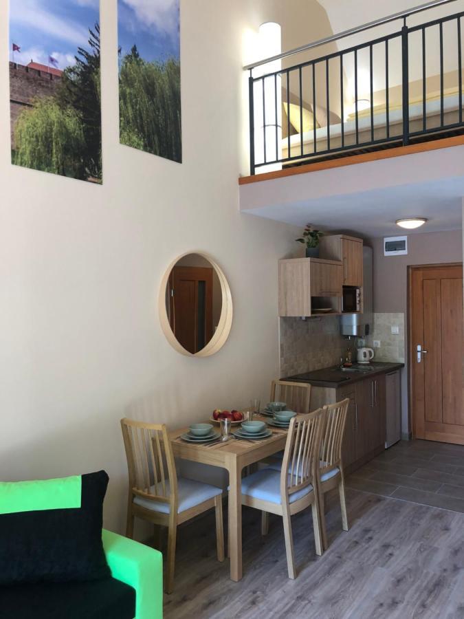 Castellum Apartmanhaz Gyula Exteriör bild