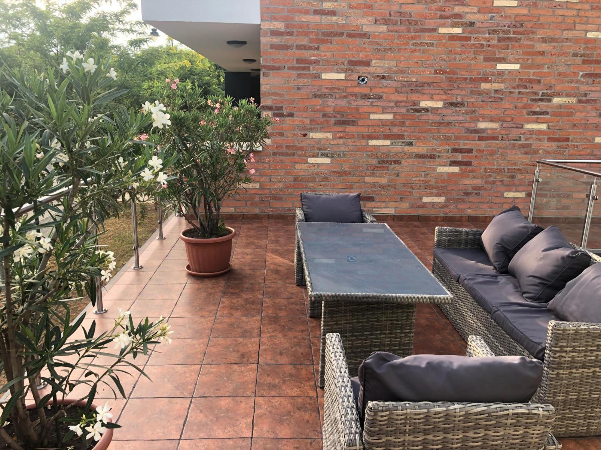 Castellum Apartmanhaz Gyula Exteriör bild
